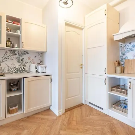 Lux Town Hall Square View Таллин