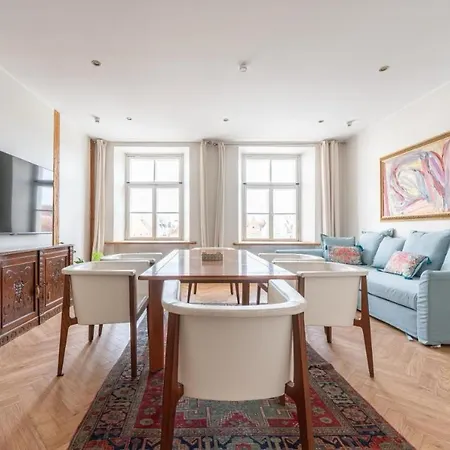 Lux Town Hall Square View * Таллин