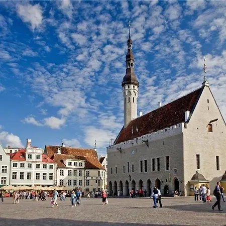 Lux Town Hall Square View Korter *
